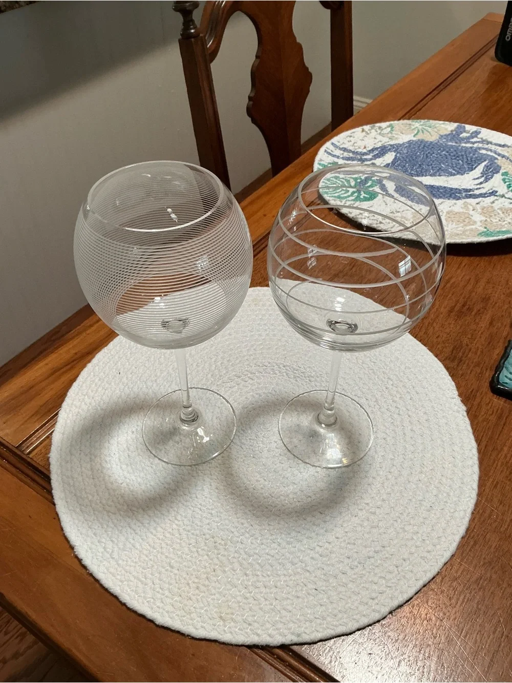 Clear Decorative Balloon Wine Glasses with Etched Stripe Pattern - Set of 2